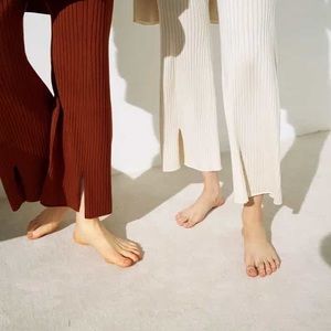 [New w/o tag] MAME KUROGOUCHI WOMEN 3D KNIT RIBBED FRONT SLIT LONG PANTS: S SIZE